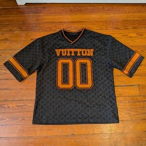Louis Vuitton Black and Orange Graphic Top